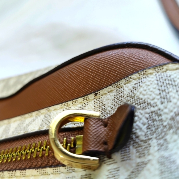 Michael Kors Purse - Picture 15 of 16